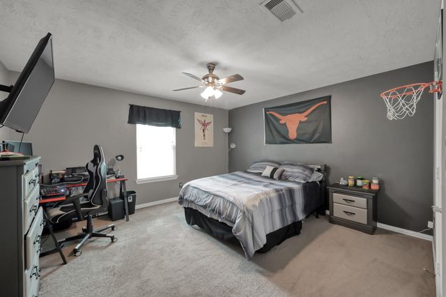 40 Westchester Drive, Conroe, TX 77304