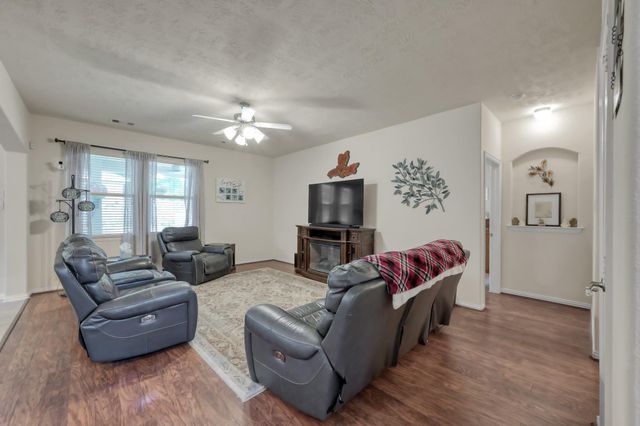 40 Westchester Drive, Conroe, TX 77304