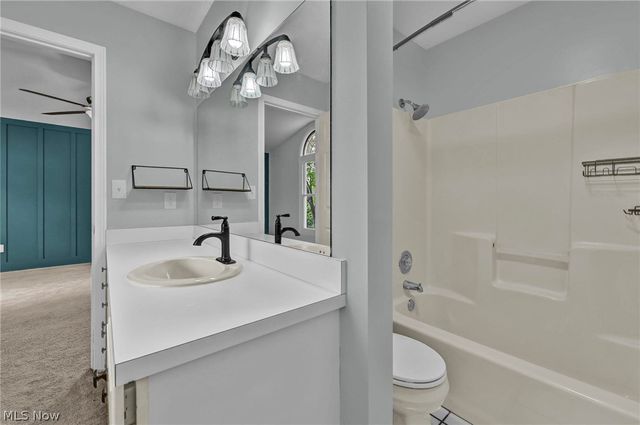 1127 Deepwood Drive, Macedonia, OH 44056
