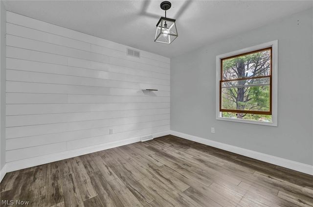 1127 Deepwood Drive, Macedonia, OH 44056