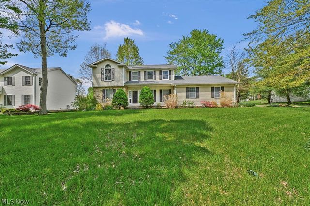 1127 Deepwood Drive, Macedonia, OH 44056