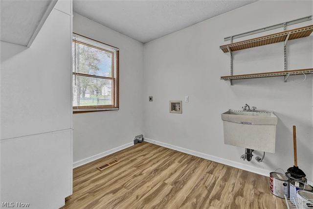1127 Deepwood Drive, Macedonia, OH 44056