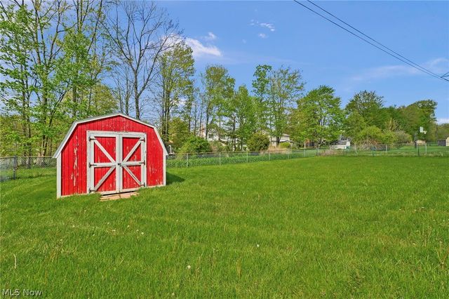 1127 Deepwood Drive, Macedonia, OH 44056