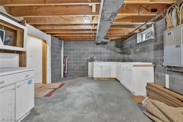 1127 Deepwood Drive, Macedonia, OH 44056