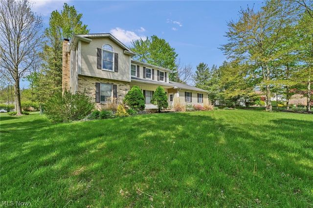 1127 Deepwood Drive, Macedonia, OH 44056