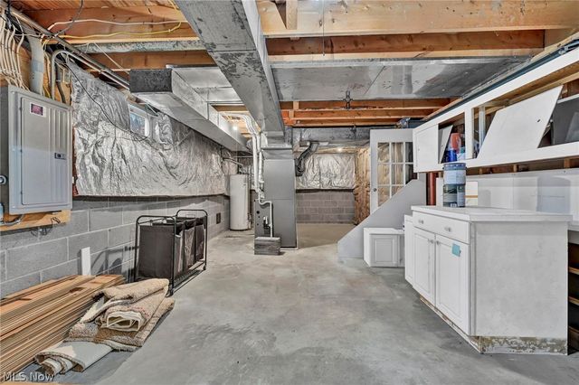1127 Deepwood Drive, Macedonia, OH 44056