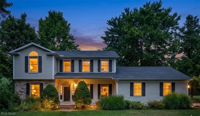 1127 Deepwood Drive, Macedonia, OH 44056