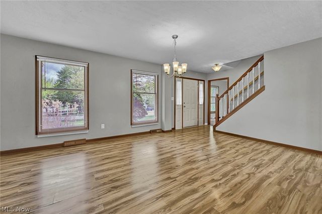 1127 Deepwood Drive, Macedonia, OH 44056