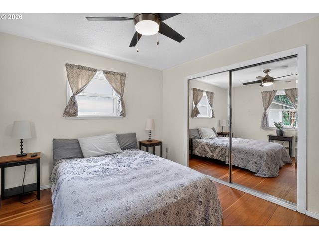 8326 Sw 57TH Ave, Portland, OR 97219