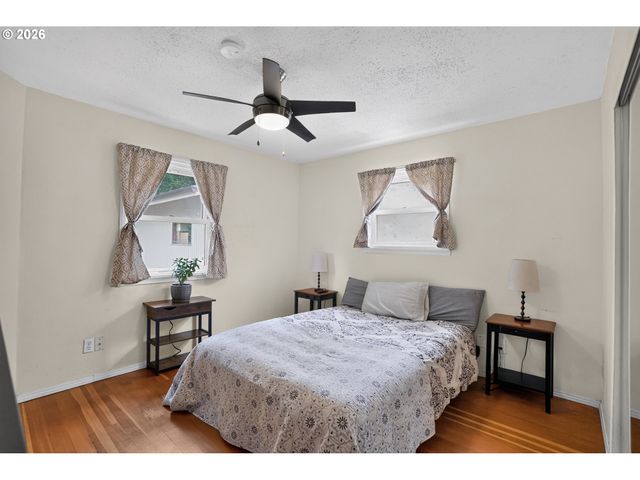 8326 Sw 57TH Ave, Portland, OR 97219