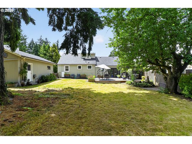 8326 Sw 57TH Ave, Portland, OR 97219