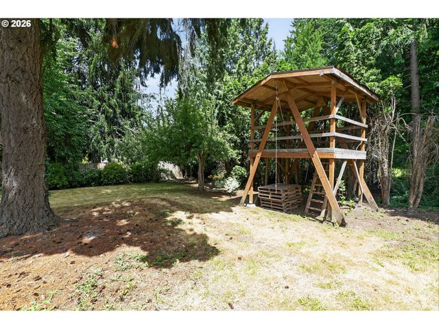 8326 Sw 57TH Ave, Portland, OR 97219