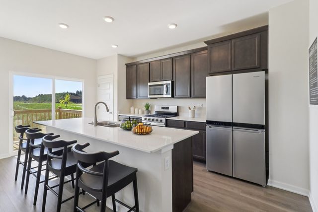 1703 baler Avenue, Aurora, IL 60503