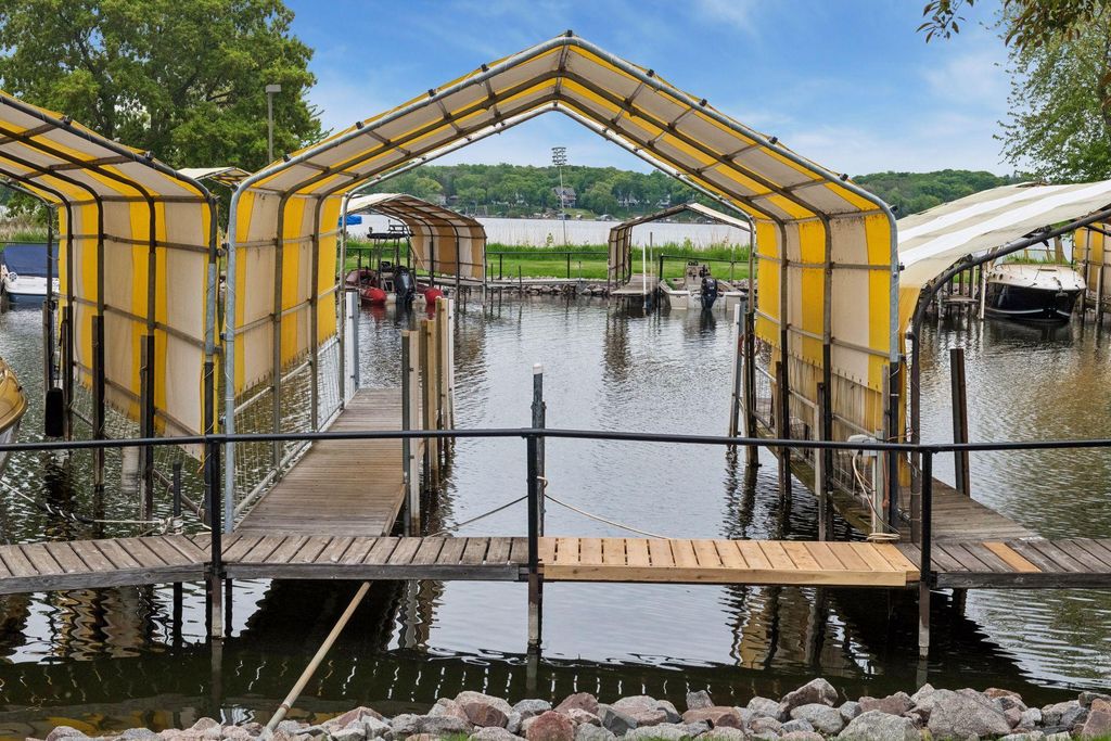 5410 Three Points Boulevard 411, Mound, MN 55364 — exterior