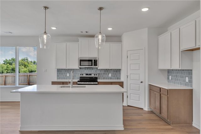 3540 Pointe du Hoc Loop, Bryan, TX 77808
