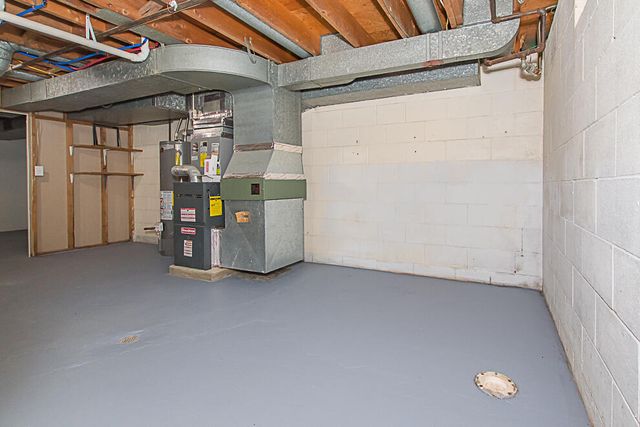 1822 W Centre Avenue, Portage, MI 49024