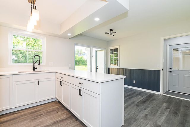 1822 W Centre Avenue, Portage, MI 49024