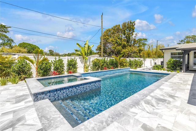 7218 PARK STREET S, St Petersburg, FL 33707