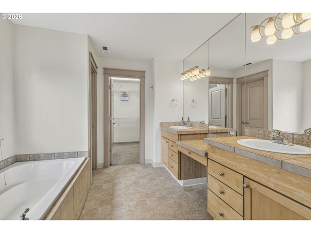 8911 Ne 106TH Cir, Vancouver, WA 98662