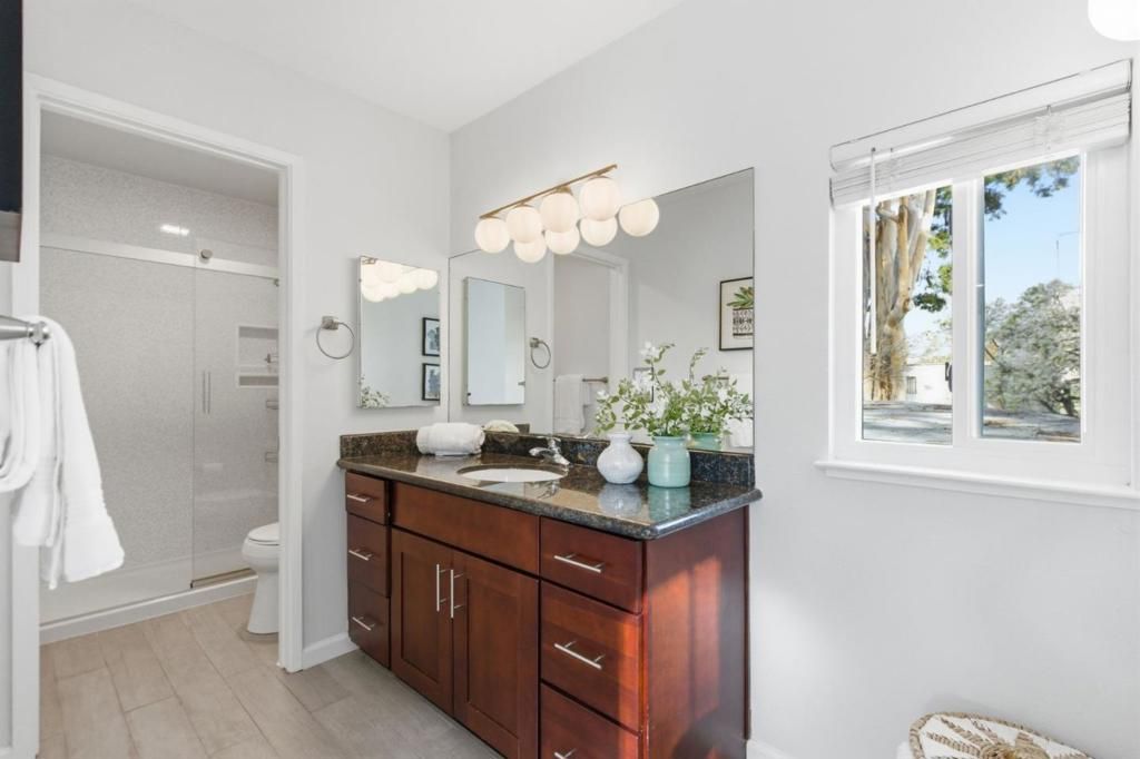 Image 18 of property listing at 1919 Alameda De Las Pulgas 71, San Mateo, CA 94403