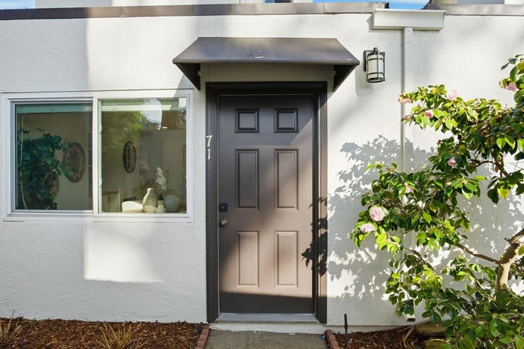 Image 2 of property listing at 1919 Alameda De Las Pulgas 71, San Mateo, CA 94403