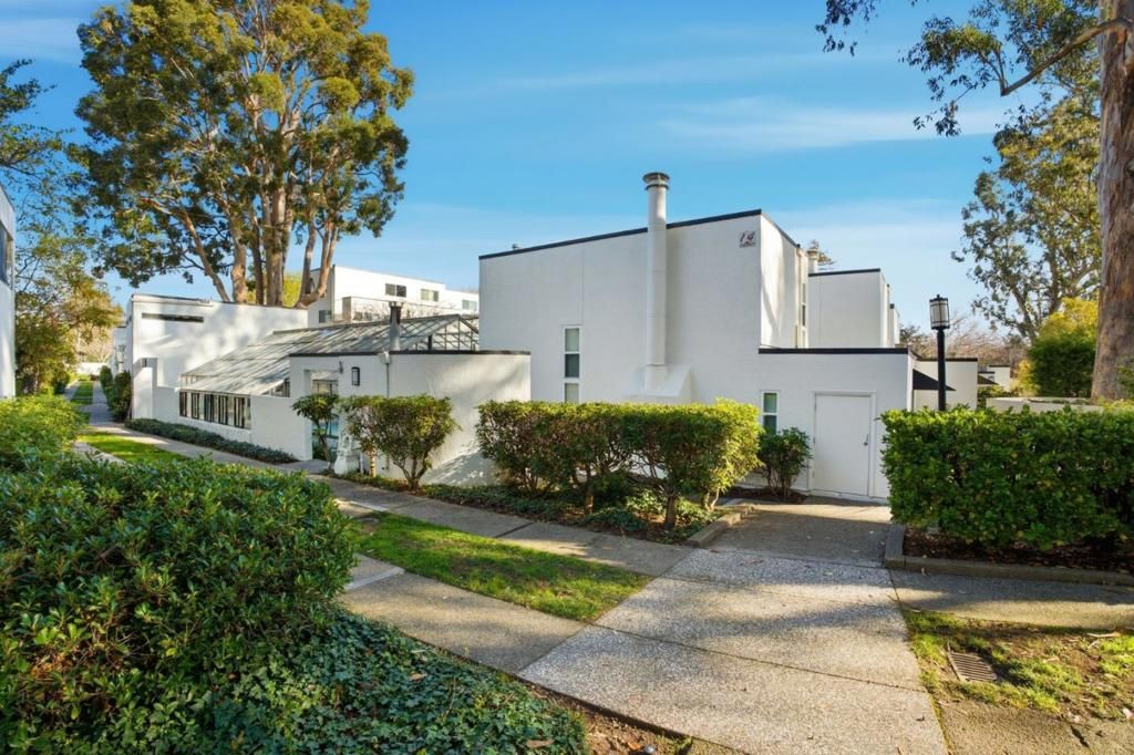 Image 23 of property listing at 1919 Alameda De Las Pulgas 71, San Mateo, CA 94403