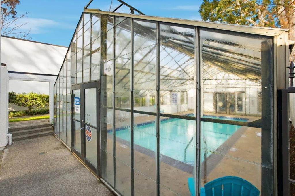 Image 30 of property listing at 1919 Alameda De Las Pulgas 71, San Mateo, CA 94403