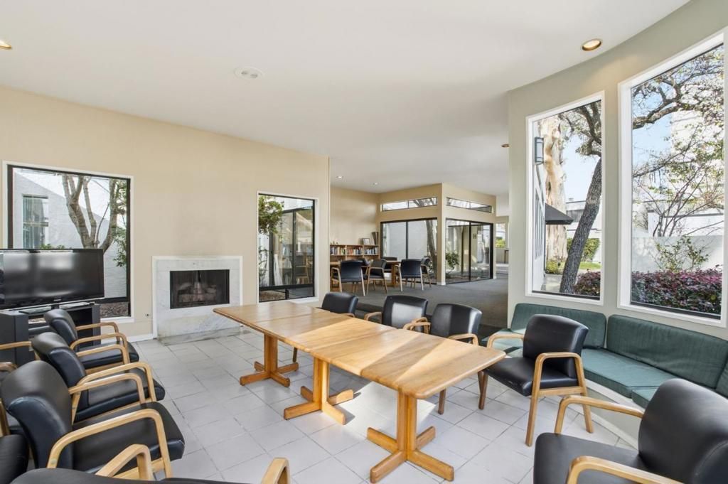 Image 33 of property listing at 1919 Alameda De Las Pulgas 71, San Mateo, CA 94403