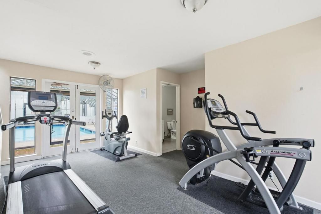 Image 41 of property listing at 1919 Alameda De Las Pulgas 71, San Mateo, CA 94403