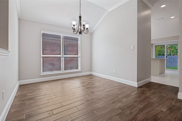205 Weyland Drive, Grand Prairie, TX 75052
