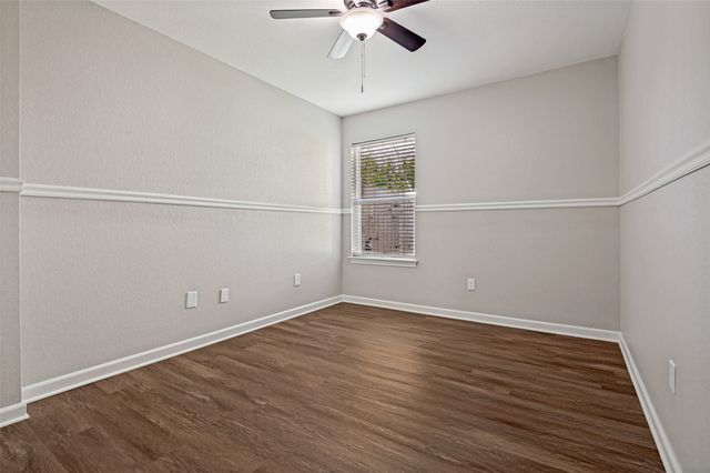 205 Weyland Drive, Grand Prairie, TX 75052