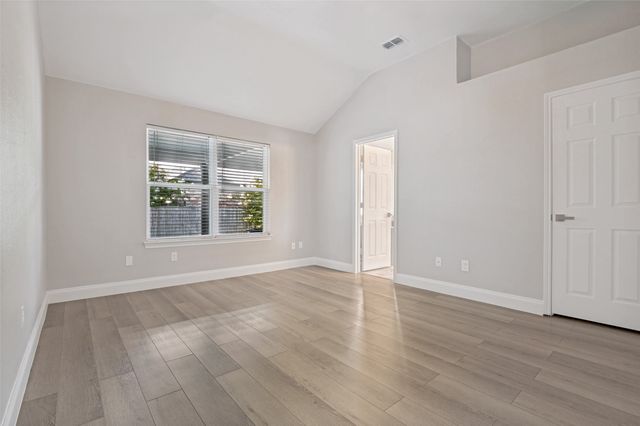 205 Weyland Drive, Grand Prairie, TX 75052