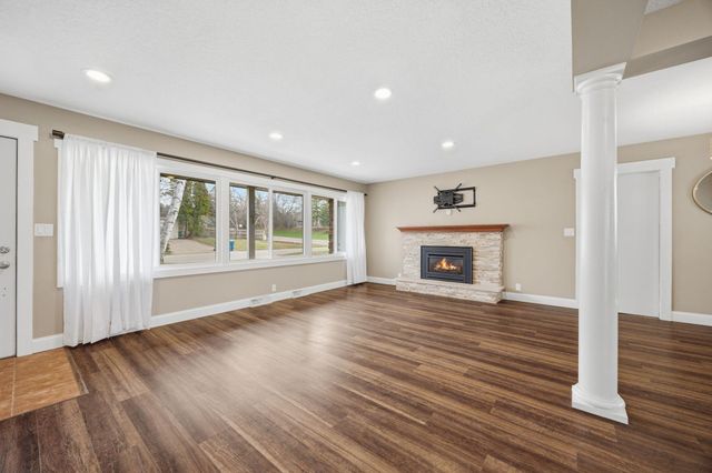 3670 Robinwood Terrace, Minnetonka, MN 55305