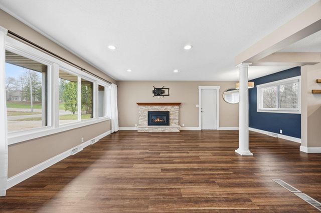 3670 Robinwood Terrace, Minnetonka, MN 55305