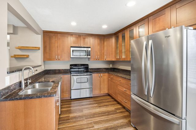 3670 Robinwood Terrace, Minnetonka, MN 55305