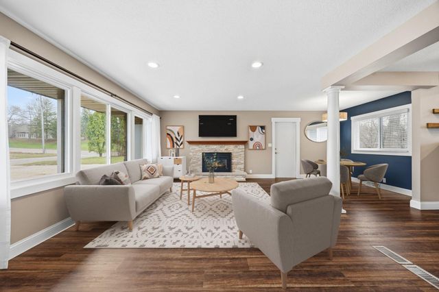 3670 Robinwood Terrace, Minnetonka, MN 55305