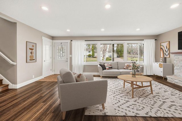 3670 Robinwood Terrace, Minnetonka, MN 55305