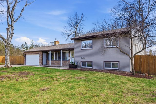 3670 Robinwood Terrace, Minnetonka, MN 55305