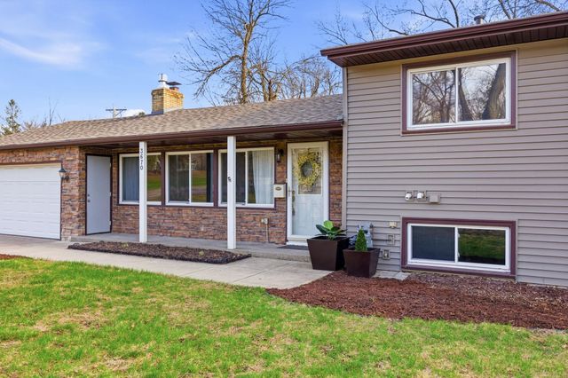 3670 Robinwood Terrace, Minnetonka, MN 55305