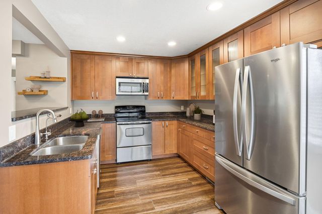 3670 Robinwood Terrace, Minnetonka, MN 55305