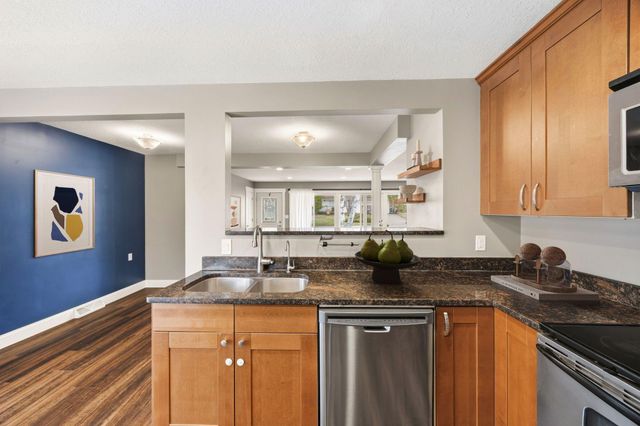 3670 Robinwood Terrace, Minnetonka, MN 55305