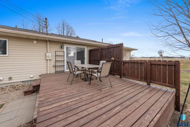 7401 N Cliff Ave Avenue, Sioux Falls, SD 57103