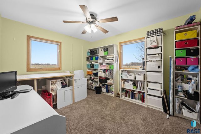 7401 N Cliff Ave Avenue, Sioux Falls, SD 57103