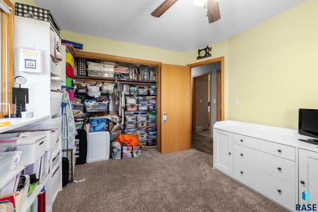 7401 N Cliff Ave Avenue, Sioux Falls, SD 57103