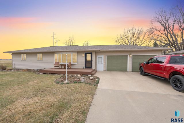 7401 N Cliff Ave Avenue, Sioux Falls, SD 57103