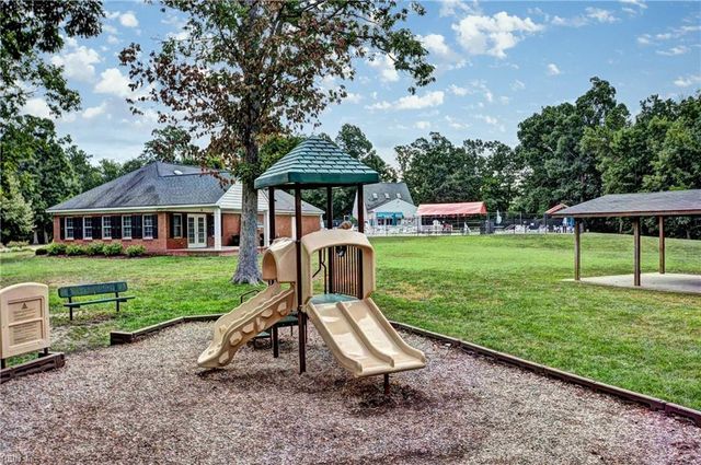135 Waters Edge DR, Williamsburg, VA 23188