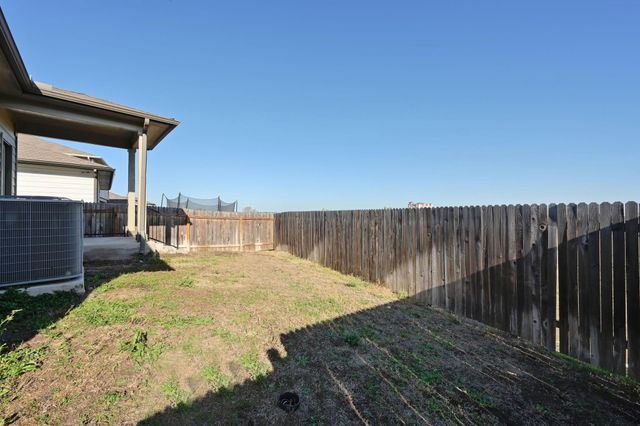 522 Wilshire RD, San Marcos, TX 78666