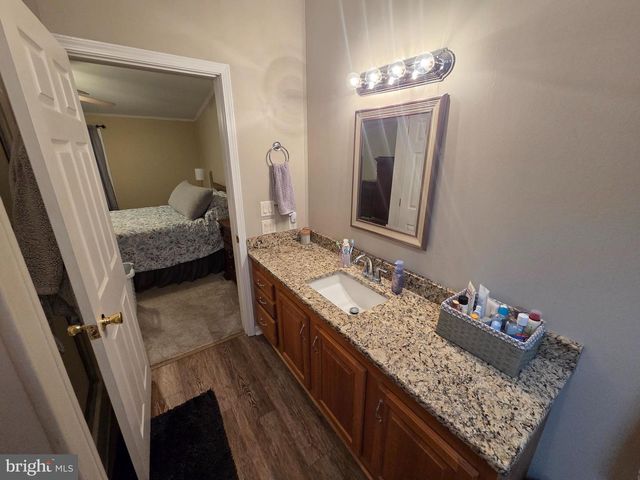1 SHADYWOOD DR, Quakertown, PA 18951