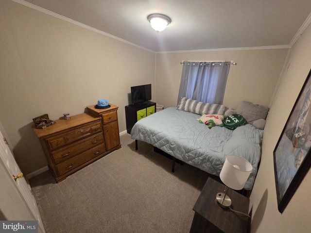 1 SHADYWOOD DR, Quakertown, PA 18951