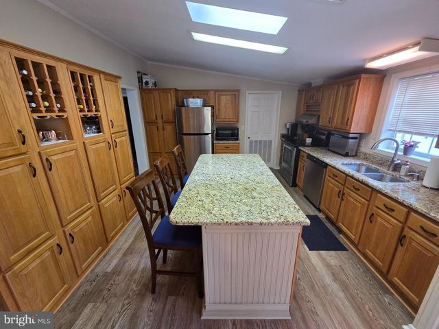 1 SHADYWOOD DR, Quakertown, PA 18951